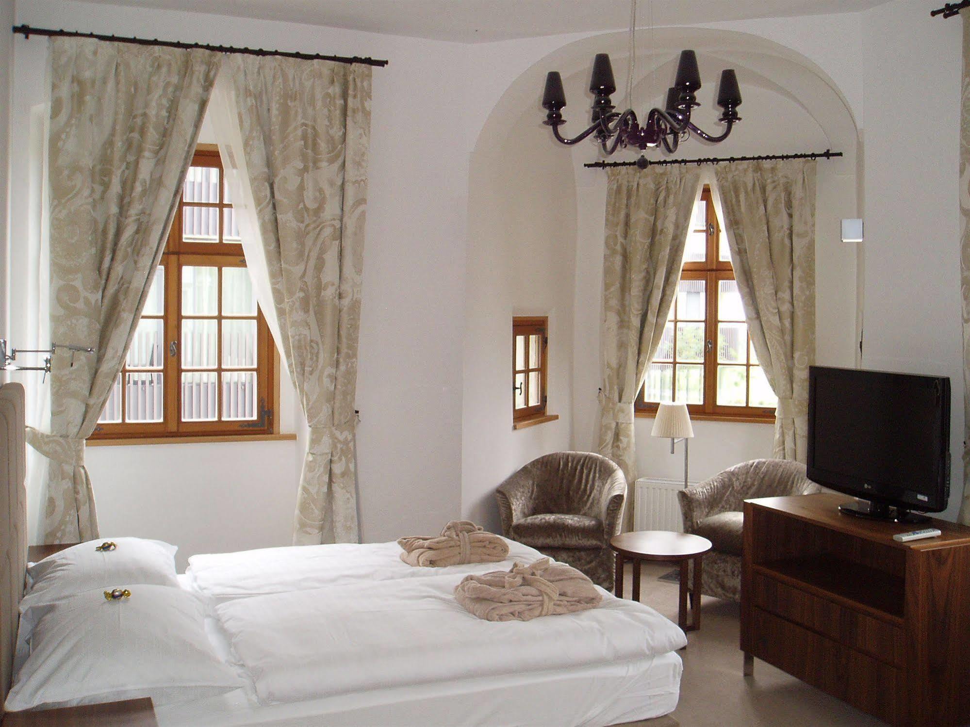 Lambergh Chateau & Hotel Dvorska Vas Kültér fotó
